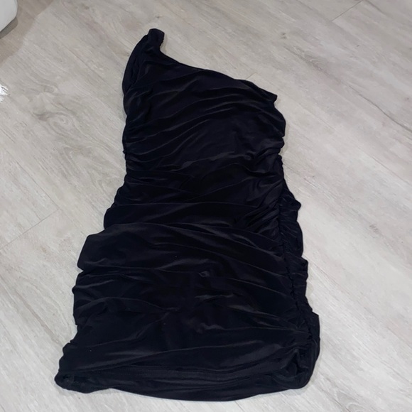ONE SHOULDER ROUCHED DRESS! - Picture 1 of 1